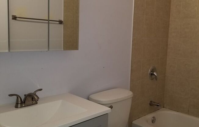 3 beds, 1 bath, $1,570