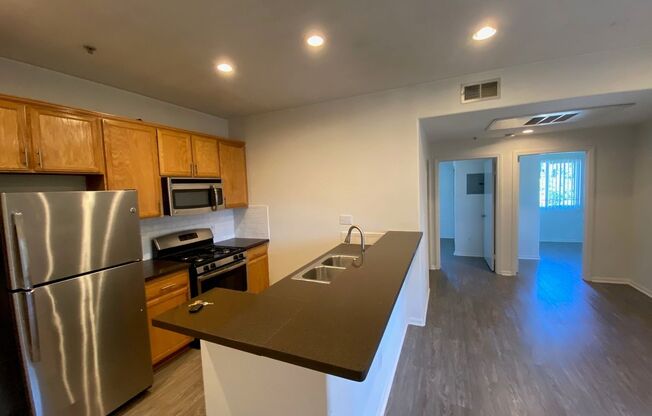 2 beds, 2 baths, 815 sqft, $2,495, Unit 202