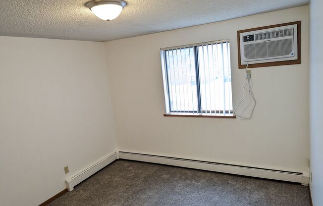 2 beds, 2 baths, 930 sqft, $1,050, Unit 240-105