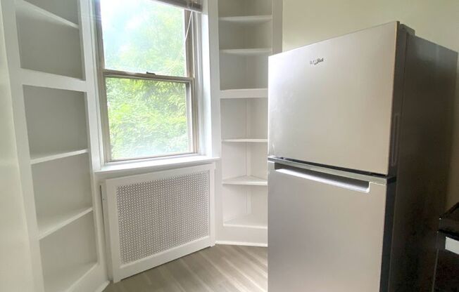 Studio, 1 bath, 475 sqft, $960, Unit Apt 206