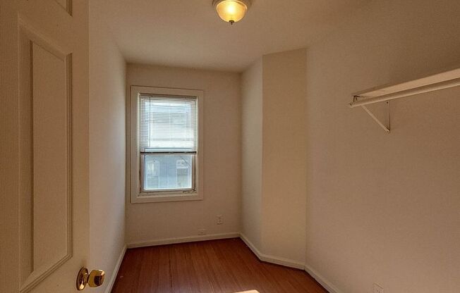 2 beds, 1 bath, $1,250