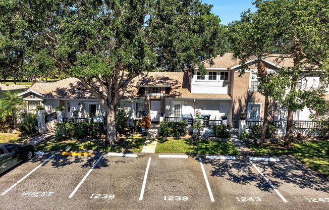 Cozy 2/2 Town Home in Meadow Woods! Available Now!