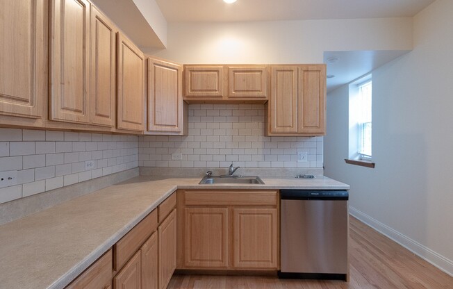 4454 SHERIDAN