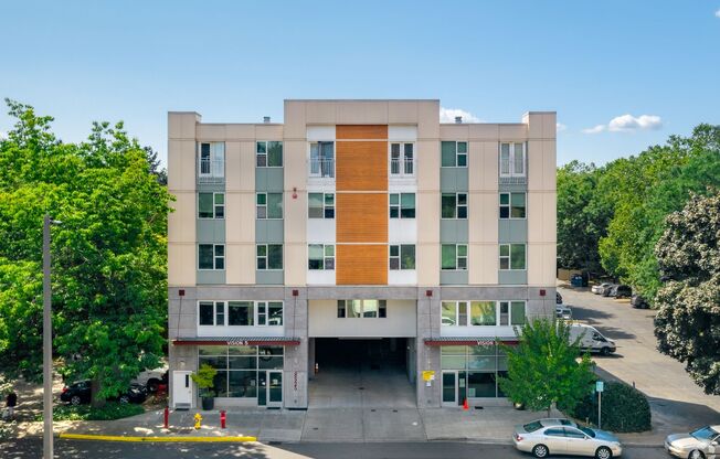Studio, 1 bath, 165 sqft, $1,095, Unit 356