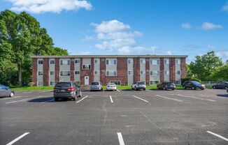 Lucia Lane Apts