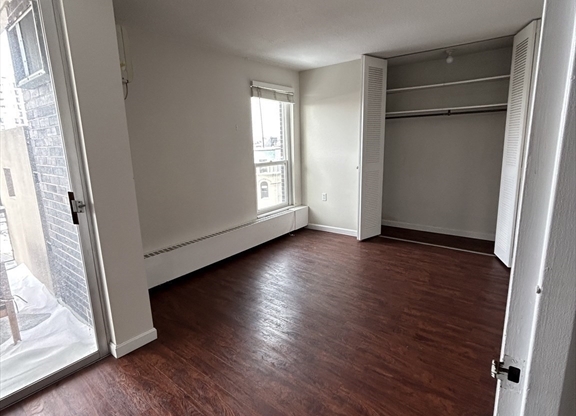 2 beds, 2 baths, 1,000 sqft, $3,900, Unit 801