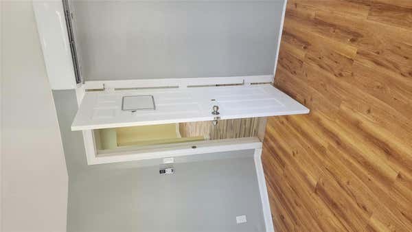 2 beds, 1 bath, 2,400 sqft, $2,700, Unit 3