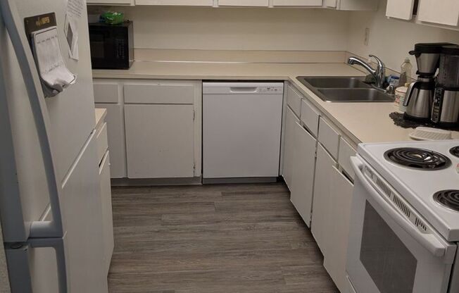 Strawberry Patch Apartments! 2bd/2ba available now!