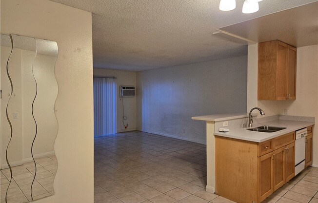 1 bed, 1 bath, 663 sqft, $1,900, Unit 218