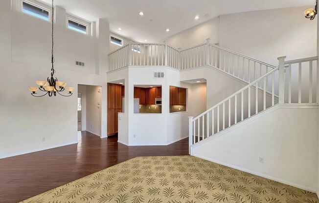 Spacious 2B/2.5BA Tri-Level Townhouse w/ 2 Car Garage, & A/C