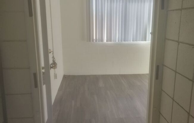 Studio, 1 bath, 204 sqft, $1,250, Unit 28