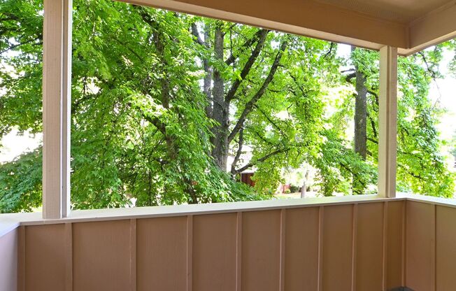 3 beds, 2 baths, $2,400, Unit 201