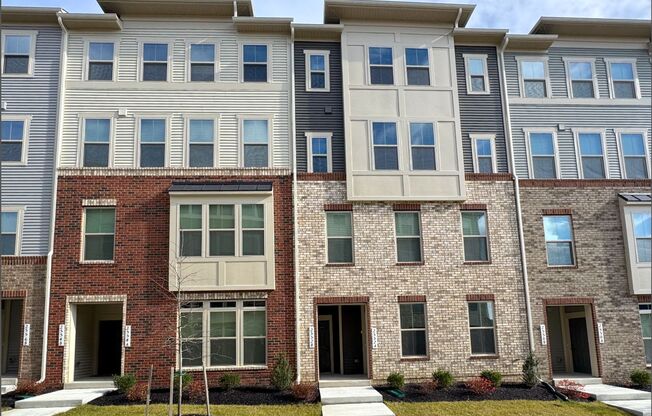 Beautiful 3 BR/2.5 BA Townhome in Ellicott City!