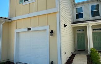 Beautiful 3/3 in Waterford Lakes!