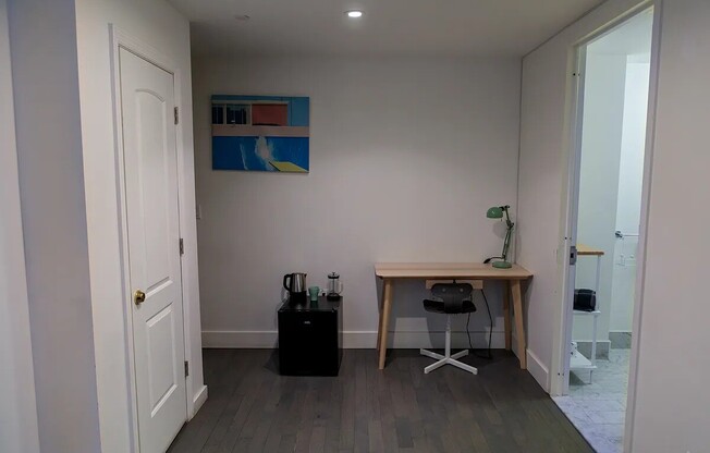 Studio, 1 bath, 500 sqft, $3,499, Unit 210
