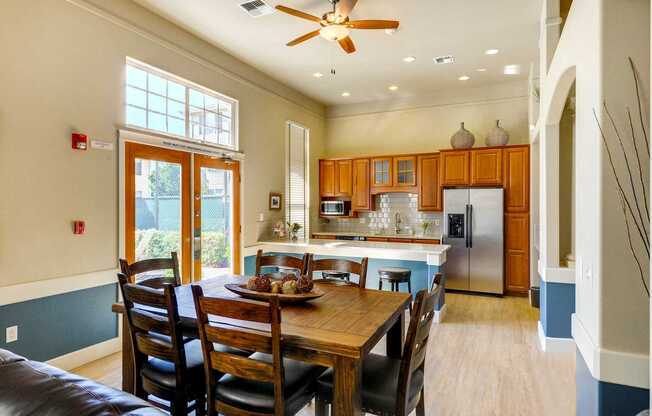 2 beds, 2 baths, 886 sqft, $2,095, Unit H302