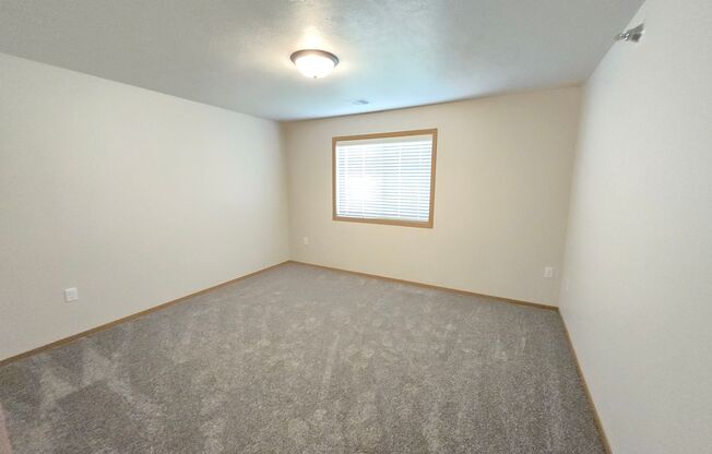 1 bed, 1 bath, 756 sqft, $1,150, Unit 3400  101