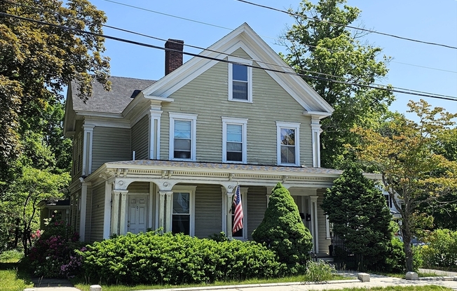 40 E MAIN ST