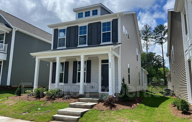 284 WHITE OAK GDN WAY