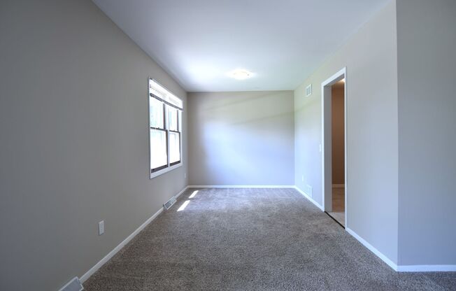 3 beds, 2 baths, 1,300 sqft, $2,470, Unit 3201-3