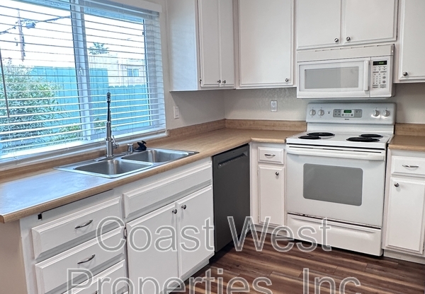 2119 GARNET AVE