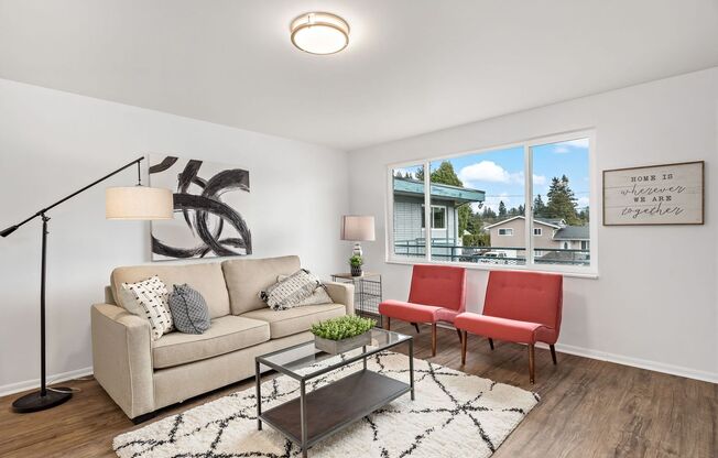 2 beds, 1 bath, 716 sqft, $1,695, Unit 14