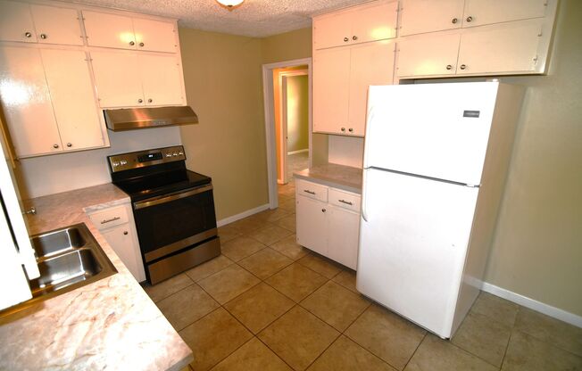 3 bedroom, 1.5 bath home in quaint, well maintained subdivision in Brownsfield