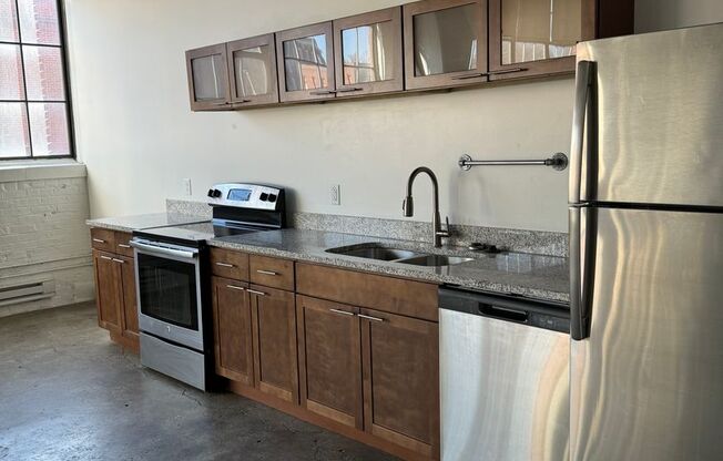 2 beds, 1 bath, 1,450 sqft, $1,295, Unit 035