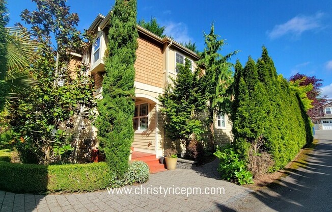 11341 106 AVE NE