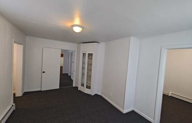 3 beds, 1 bath, 1,000 sqft, $1,800, Unit 2nd Floor