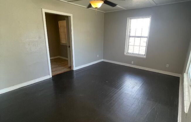 1 Bed 1 Bath Duplex For Lease NOW!