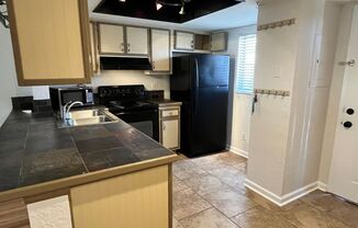 2 beds, 2 baths, $1,400