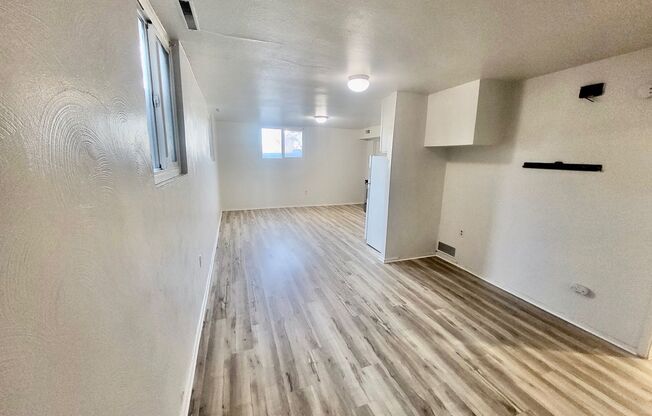 2 beds, 1 bath, 866 sqft, $1,095, Unit 2