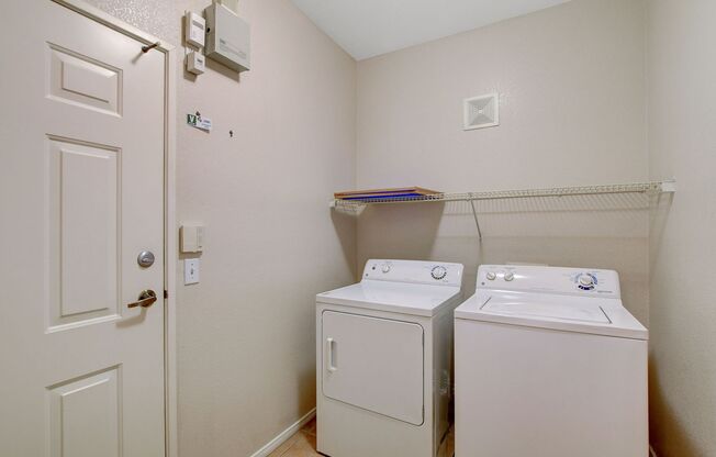 2 beds, 2 baths, $1,600