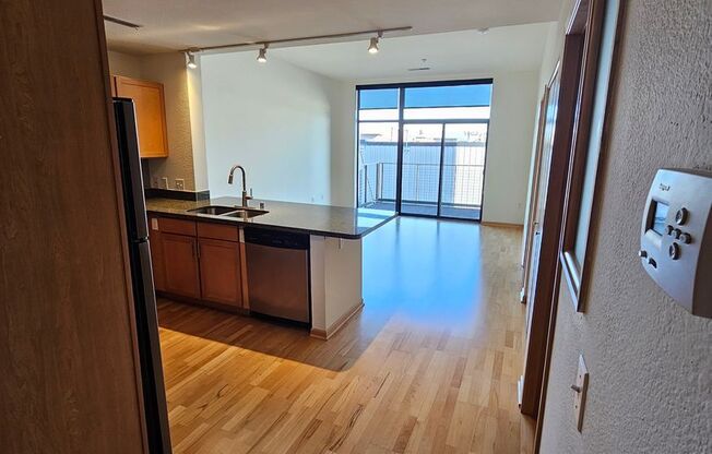 1 bed, 1 bath, 790 sqft, $1,750, Unit 313