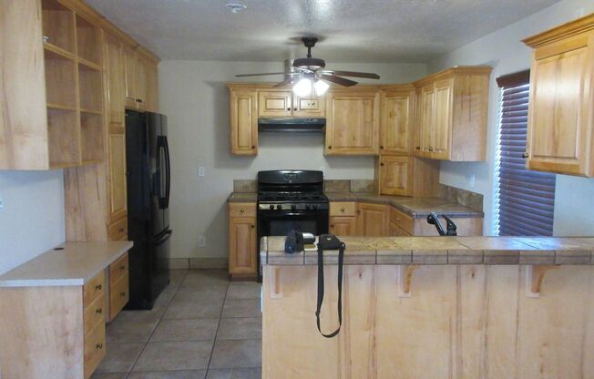 5 beds, 3 baths, $1,995