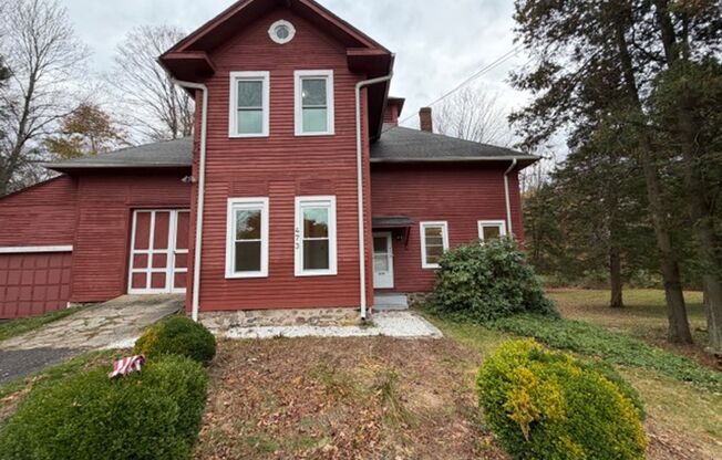 4 beds, 1 bath, 1,300 sqft, $3,500, Unit 473 Amity Rd