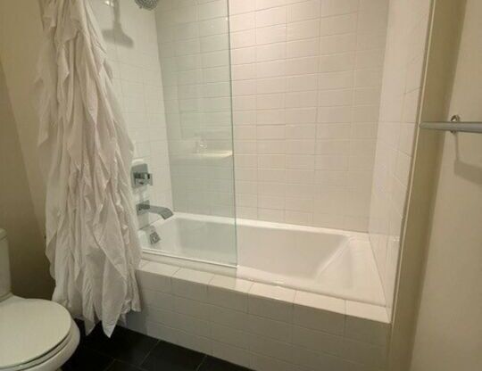 1 bed, 1 bath, 1,040 sqft, $3,000, Unit 418