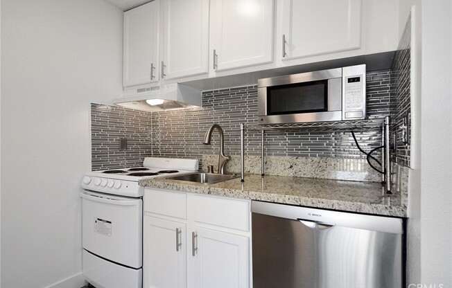 Studio, 1 bath, 358 sqft, $1,890, Unit 259G