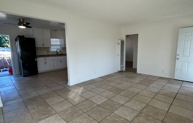 2 beds, 1 bath, $2,400