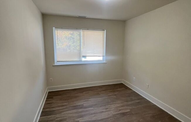 2 beds, 1 bath, $1,400, Unit 5227-104