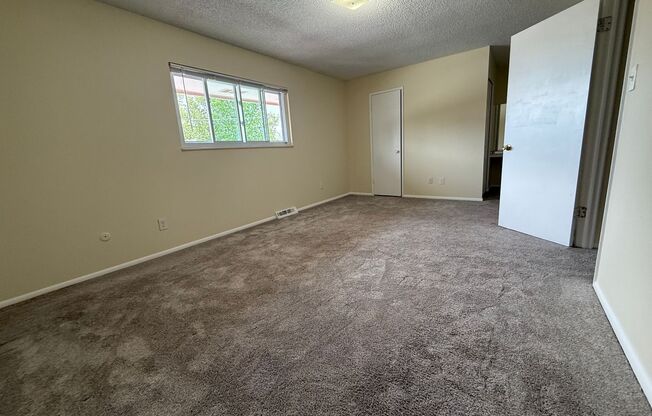 3 bed 2.5 bath townhome