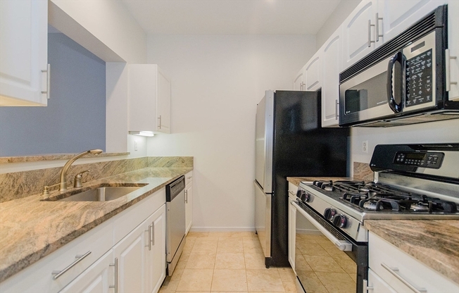 1 bed, 1 bath, 834 sqft, $3,600, Unit 102