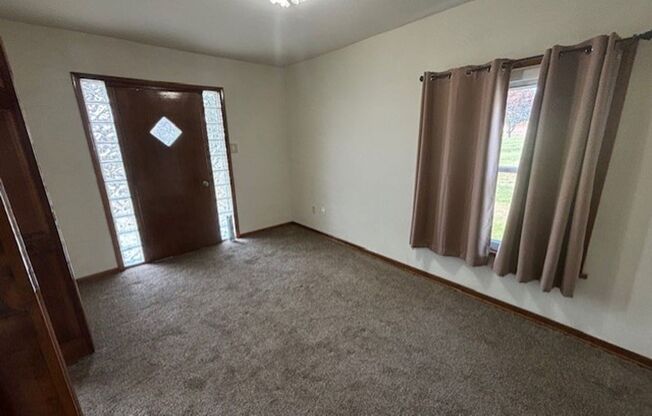 2 beds, 1 bath, $995