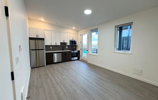 1 bed, 1 bath, 420 sqft, $1,525, Unit 15