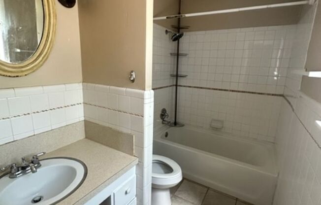 3 beds, 2 baths, $1,595