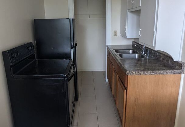 1 bed, 1 bath, $625, Unit 205