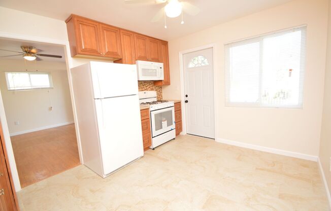 2 beds, 1 bath, $2,495