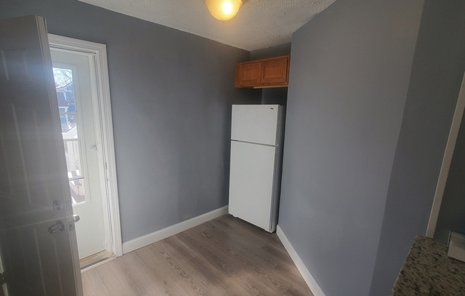 2 beds, 1 bath, 900 sqft, $2,700, Unit 1