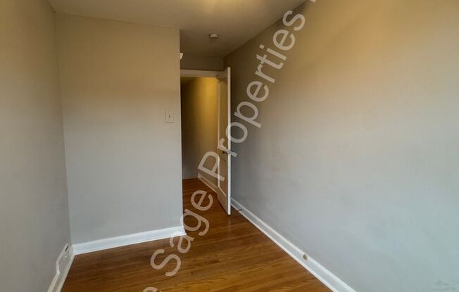 3 beds, 1 bath, $1,595